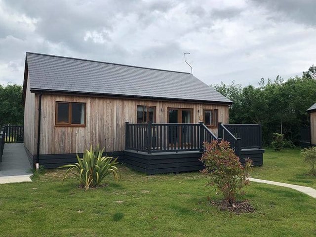 Photo of Pet Friendly Willow Lodge with Hot Tub 